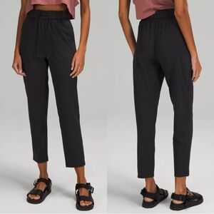 Lululemon Tapered-Leg Mid-Rise Pant Luxtreme Size S